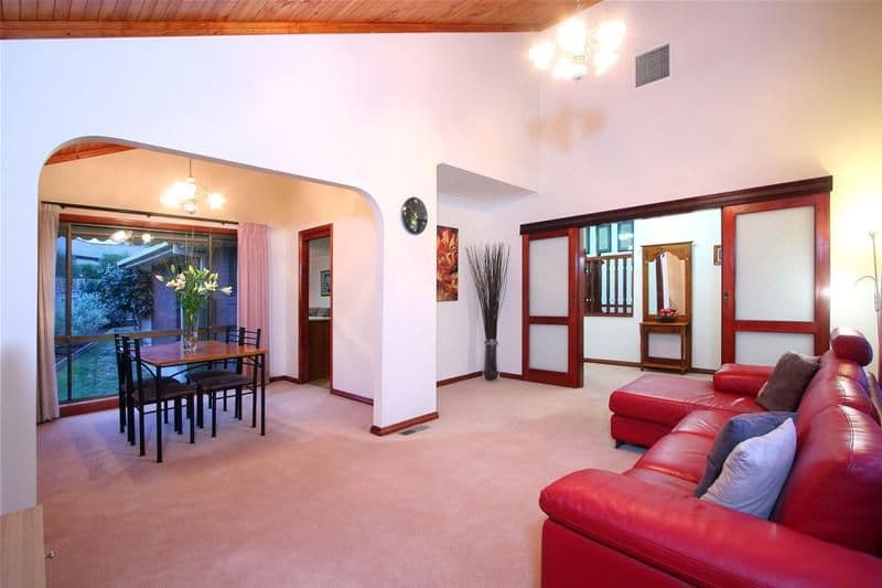 22 Stonnington Drive, WATSONIA NORTH VIC 3087, Watsonia North - Thumbnail 2