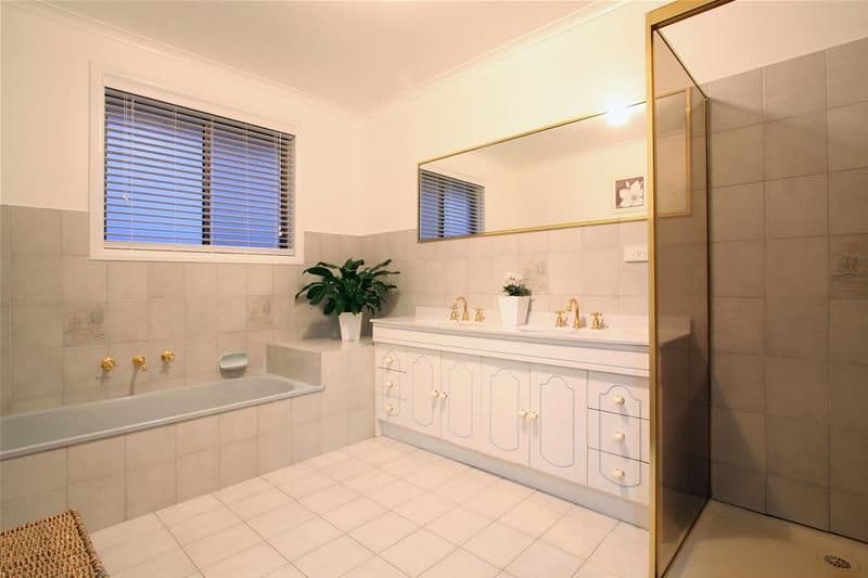 22 Stonnington Drive, WATSONIA NORTH VIC 3087, Watsonia North - Thumbnail 7