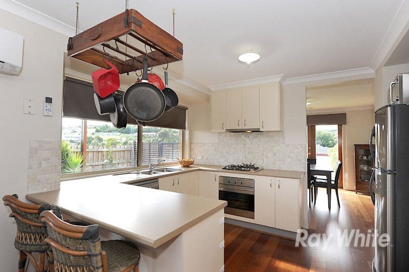 9 Fantail Way, BERWICK VIC 3806, Berwick - Thumbnail 2