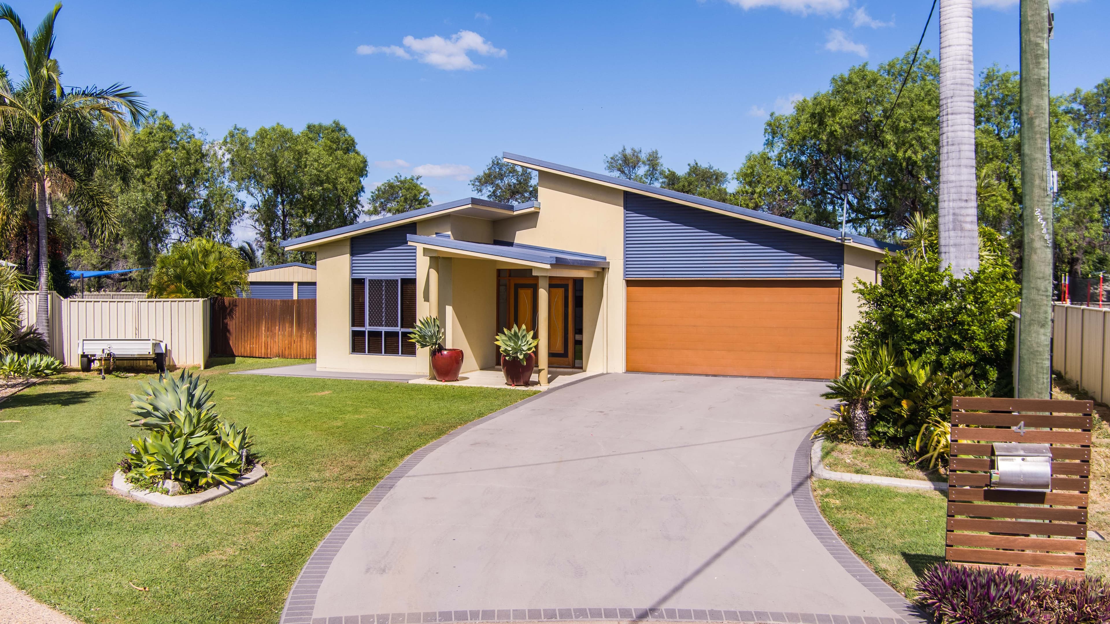 4 Stephanie Court, Emerald QLD 4720, Emerald - Image 1