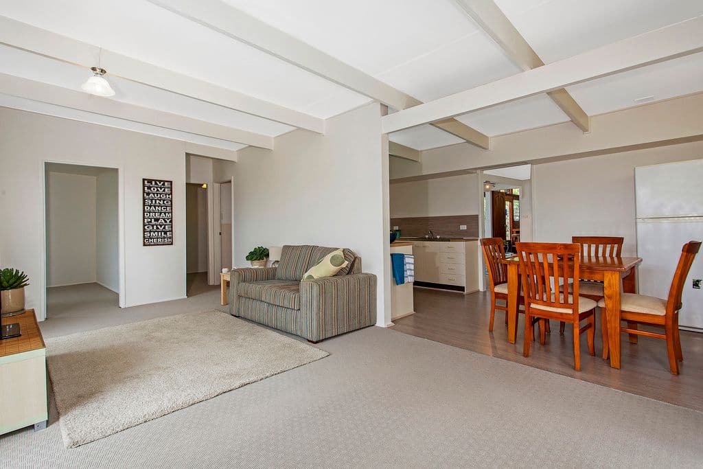 51 Lowanna Avenue, Forresters Beach - Thumbnail 7