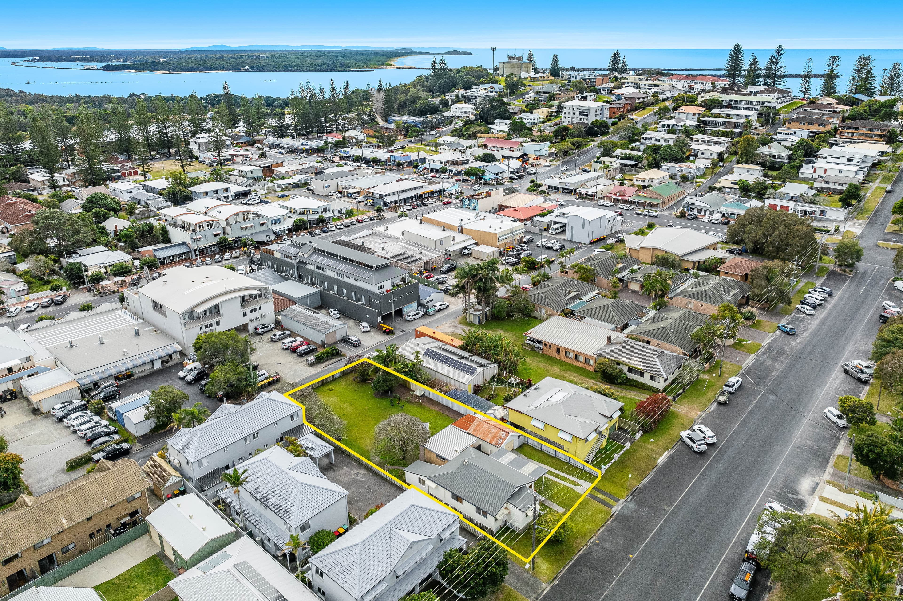 25 Beach Street, Yamba NSW 2464, Yamba - Image 1