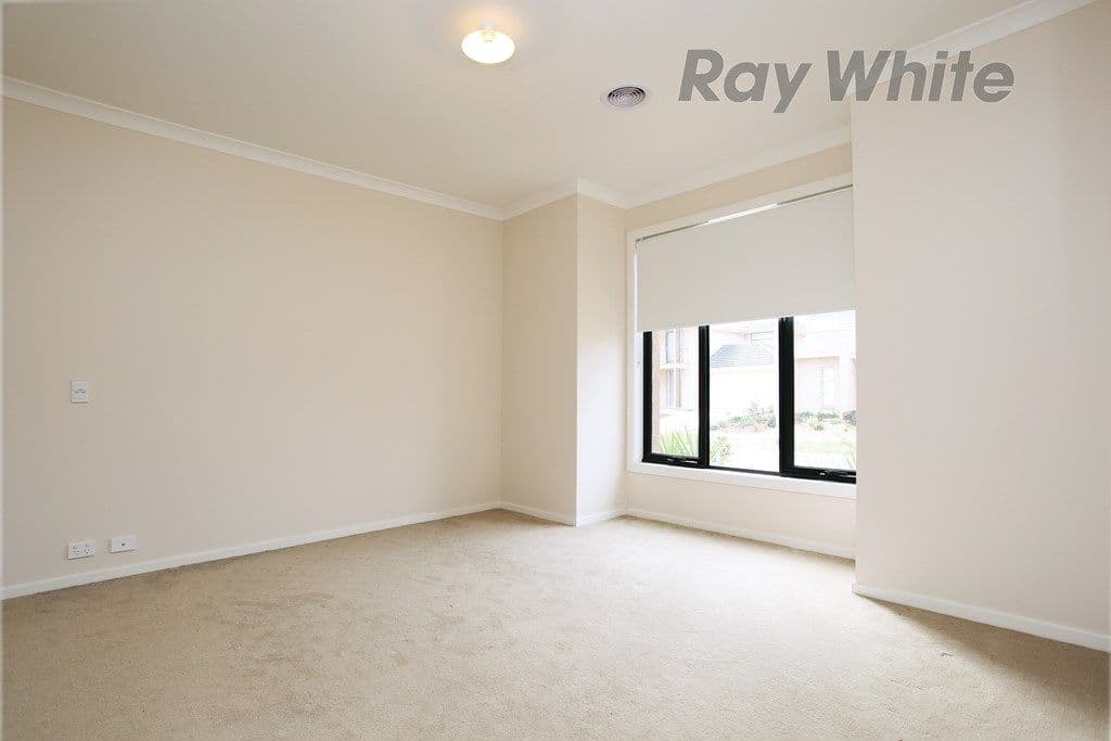 4 Trident Court, SANCTUARY LAKES VIC 3030, Sanctuary Lakes - Thumbnail 5