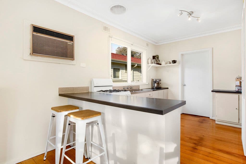 70 Russell Crescent, Doncaster East VIC 3109, Doncaster East - Thumbnail 2