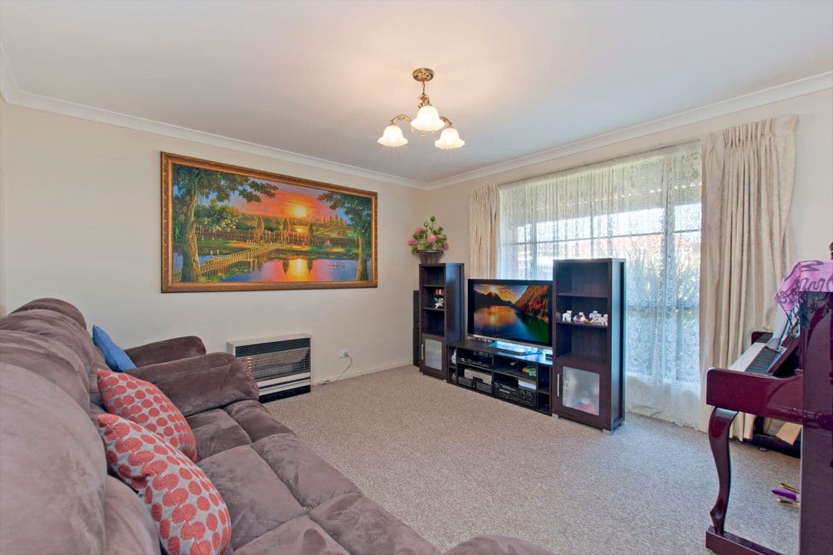 37 Gateway Road, Warrnambool VIC 3280, Warrnambool - Thumbnail 2