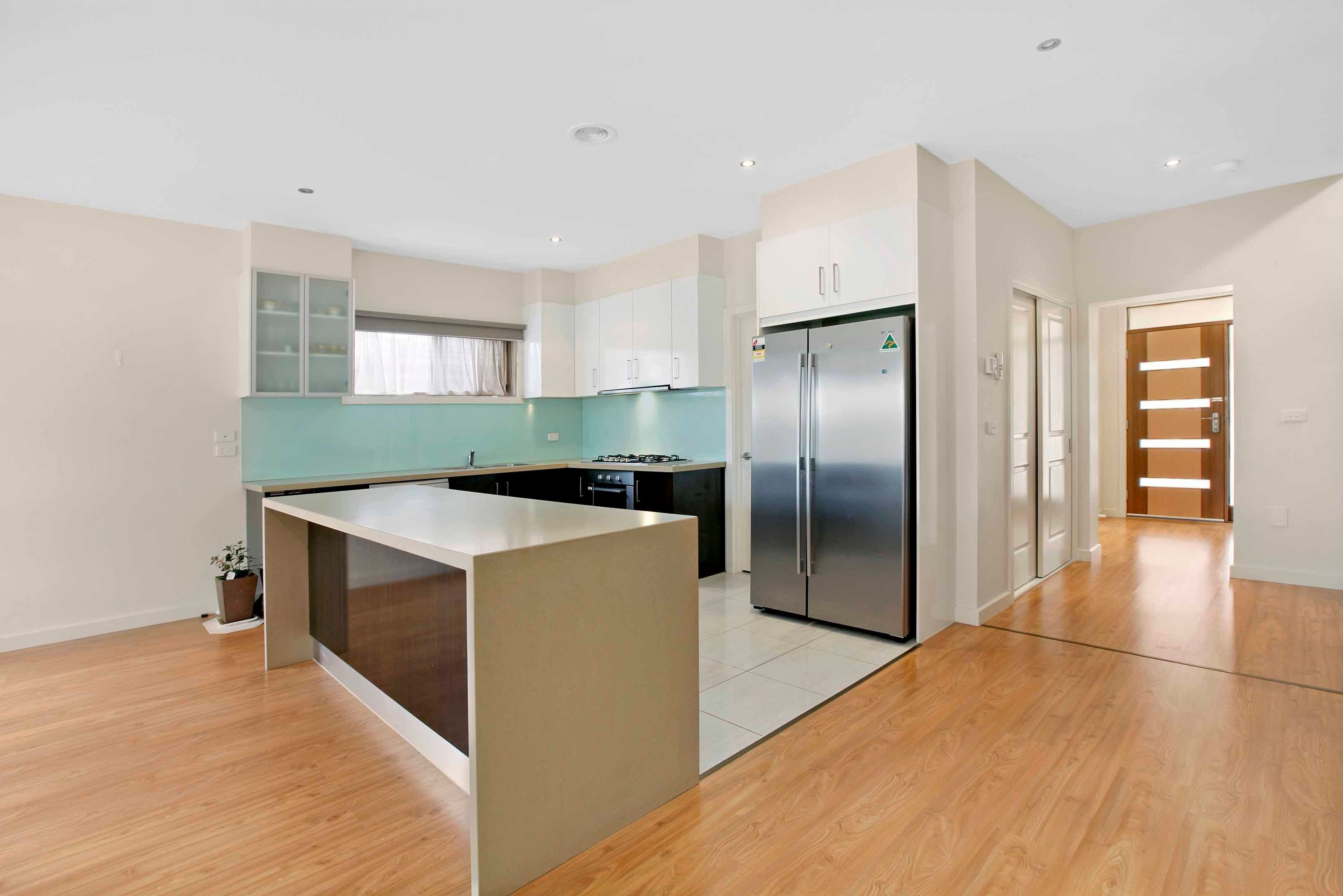 10 Saint Nikola Terrace, Lalor VIC 3075, Lalor - Thumbnail 2