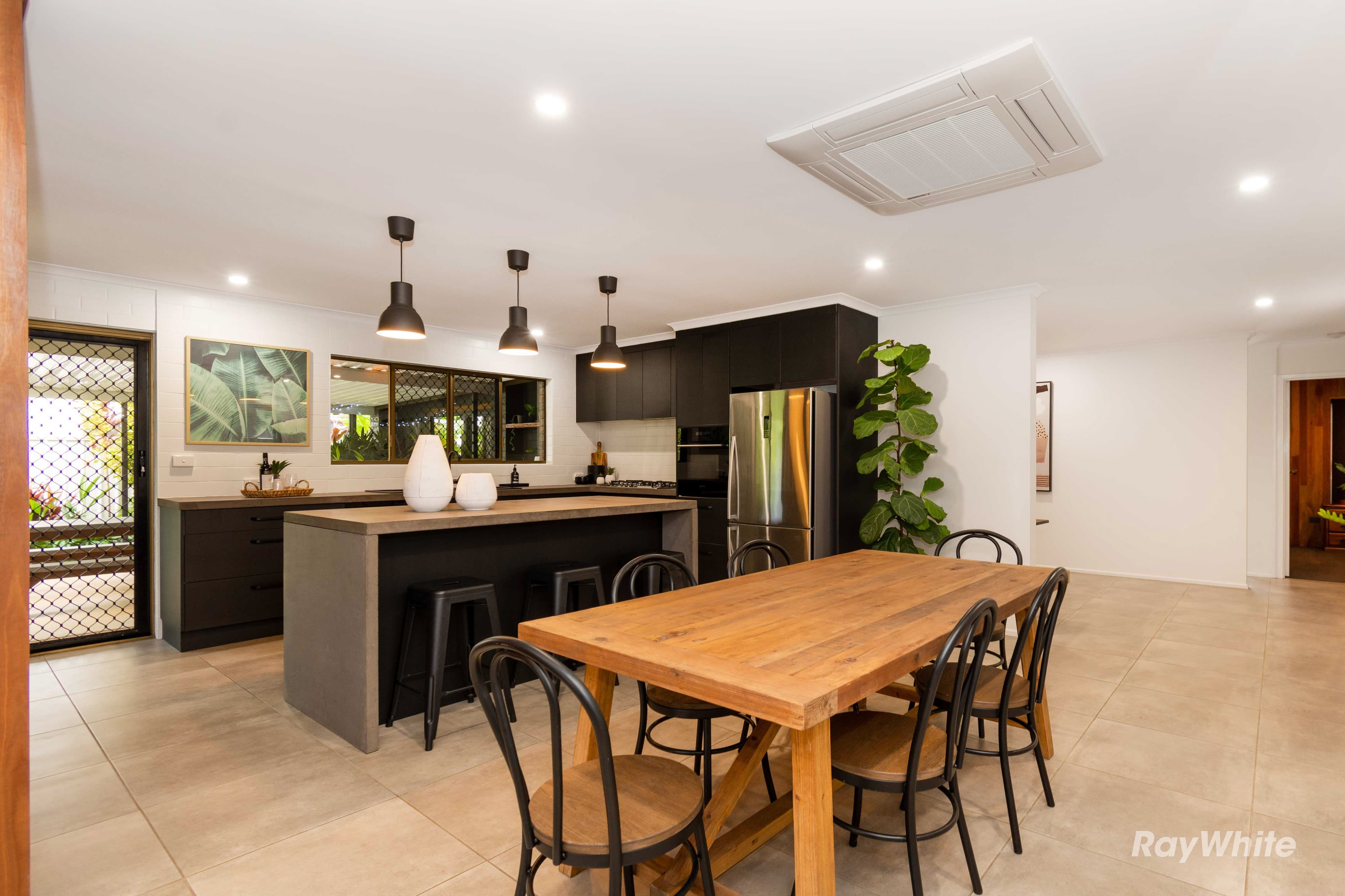 17 Jensen Street, Avenell Heights QLD 4670, Avenell Heights - Thumbnail 6