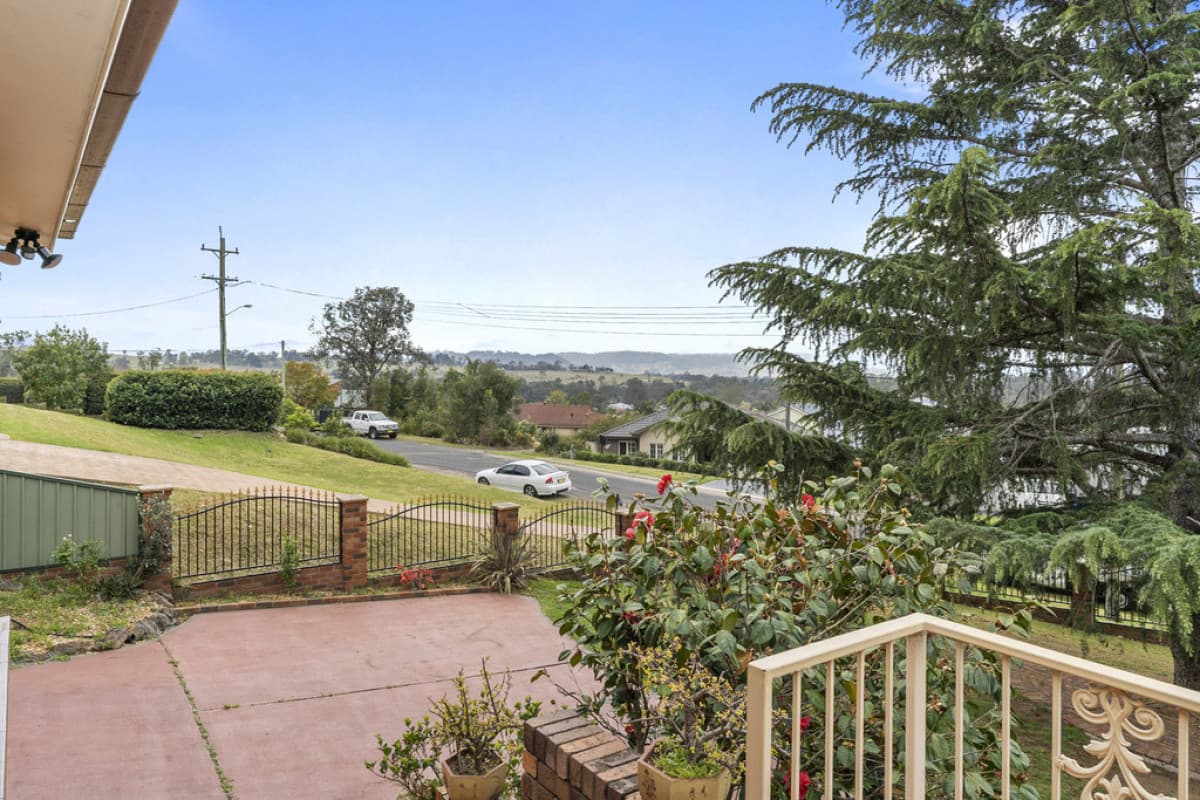44 Myrtle Creek Avenue, TAHMOOR, Tahmoor - Thumbnail 5