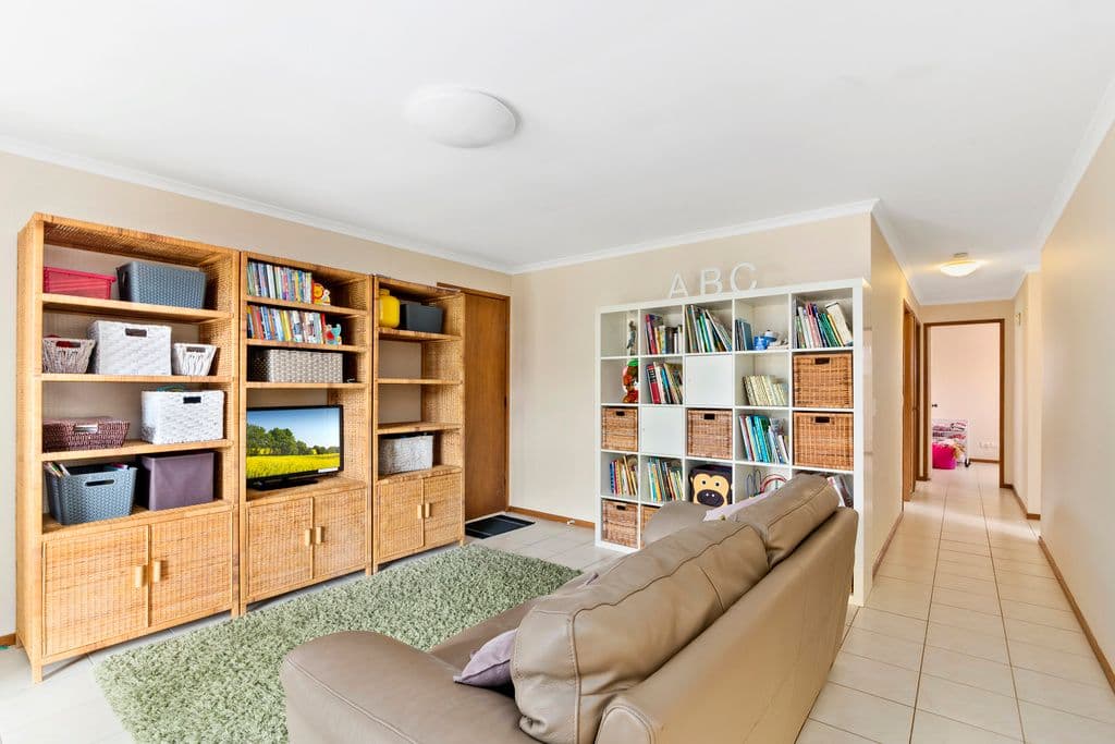 2 Walker Avenue, PALM BEACH QLD 4221, Palm Beach - Thumbnail 3