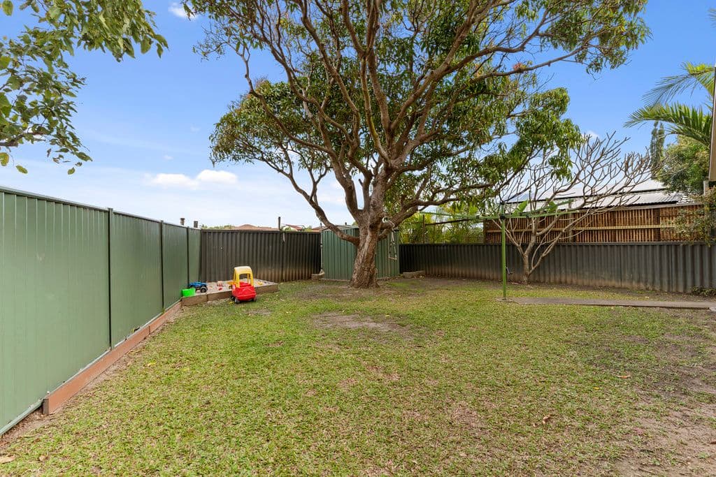 2 Walker Avenue, PALM BEACH QLD 4221, Palm Beach - Thumbnail 5