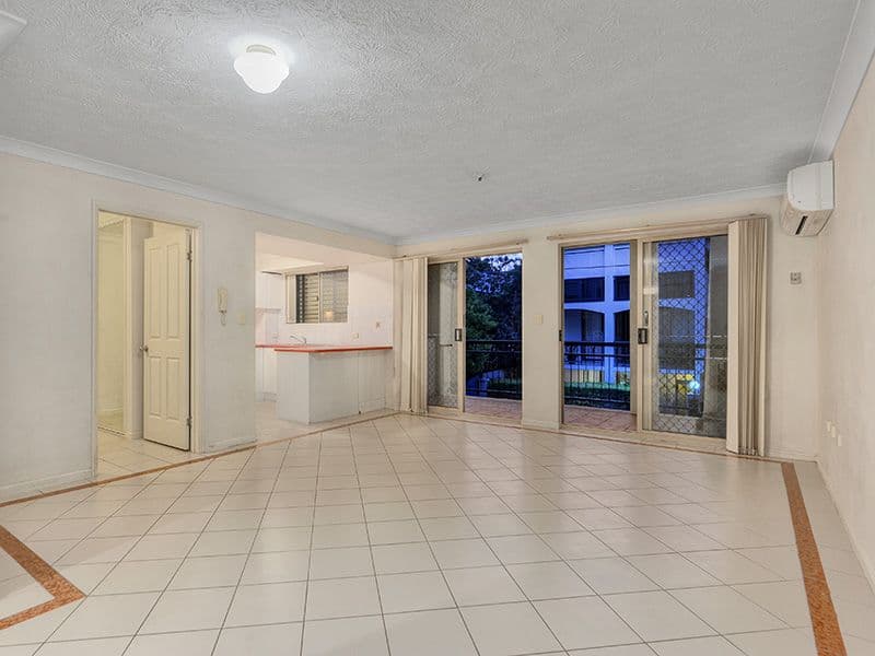 58 BIRLEY Street, SPRING HILL QLD 4000, Spring Hill - Thumbnail 2