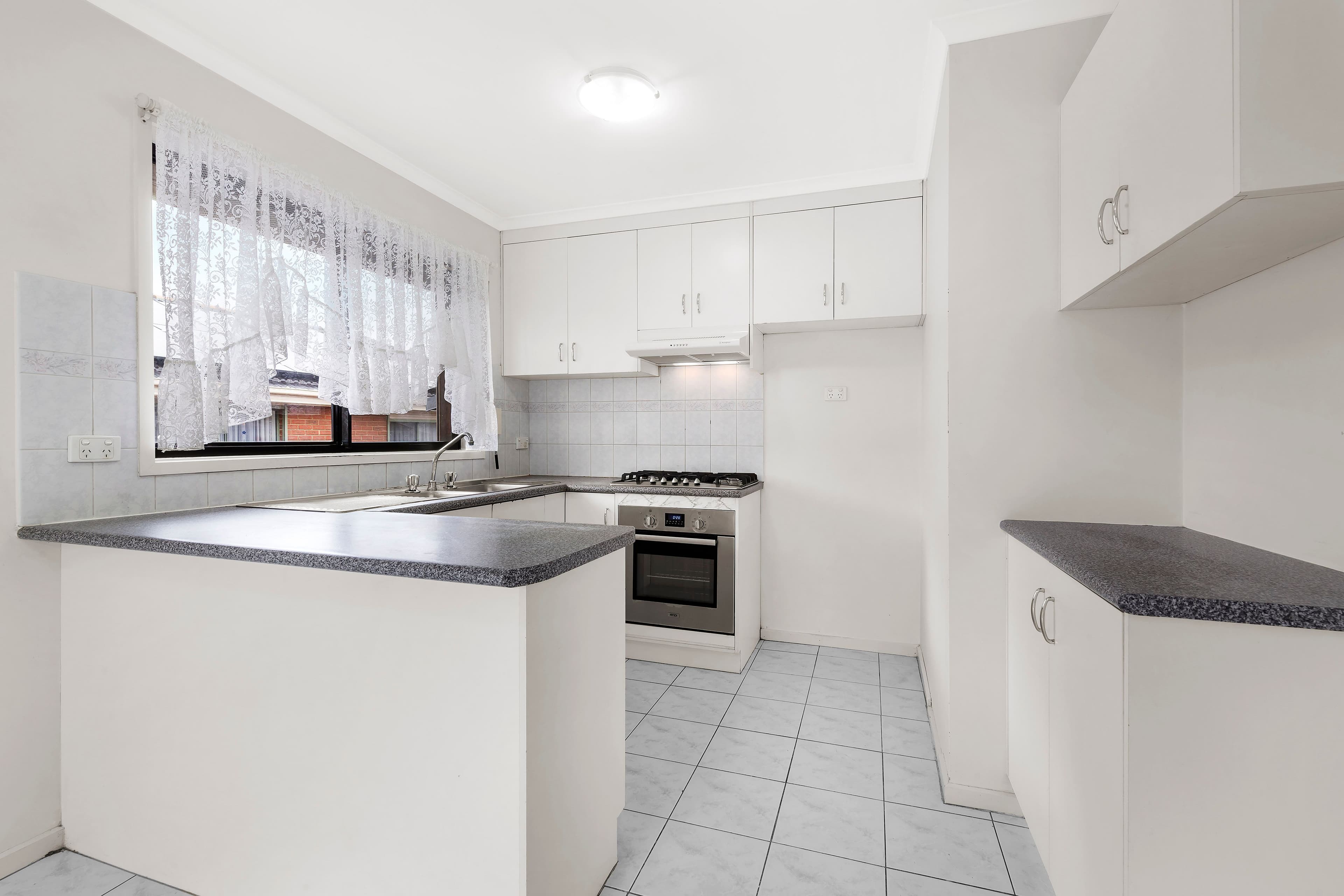 7 Ester Drive, Mill Park VIC 3082, Mill Park - Thumbnail 2