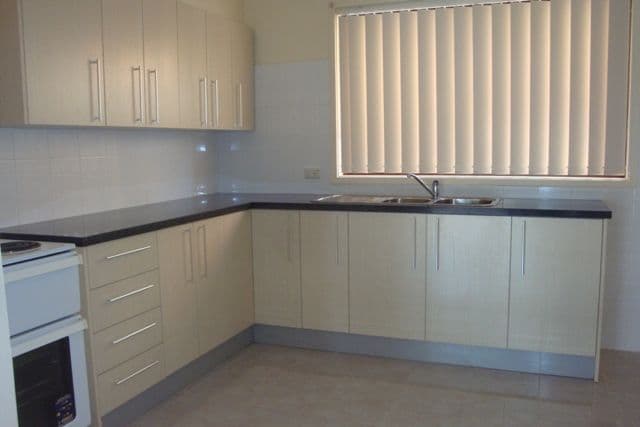 4 Falcon Close, GREENFIELD PARK NSW 2176, Greenfield Park - Thumbnail 3