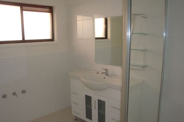 4 Falcon Close, GREENFIELD PARK NSW 2176, Greenfield Park - Thumbnail 4