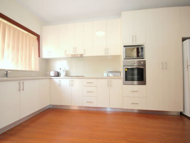 8 Usher Crescent, SEFTON NSW 2162, Sefton - Thumbnail 3