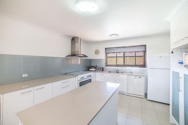 106 Campbell Street, Sorrento QLD 4217, Sorrento - Thumbnail 4