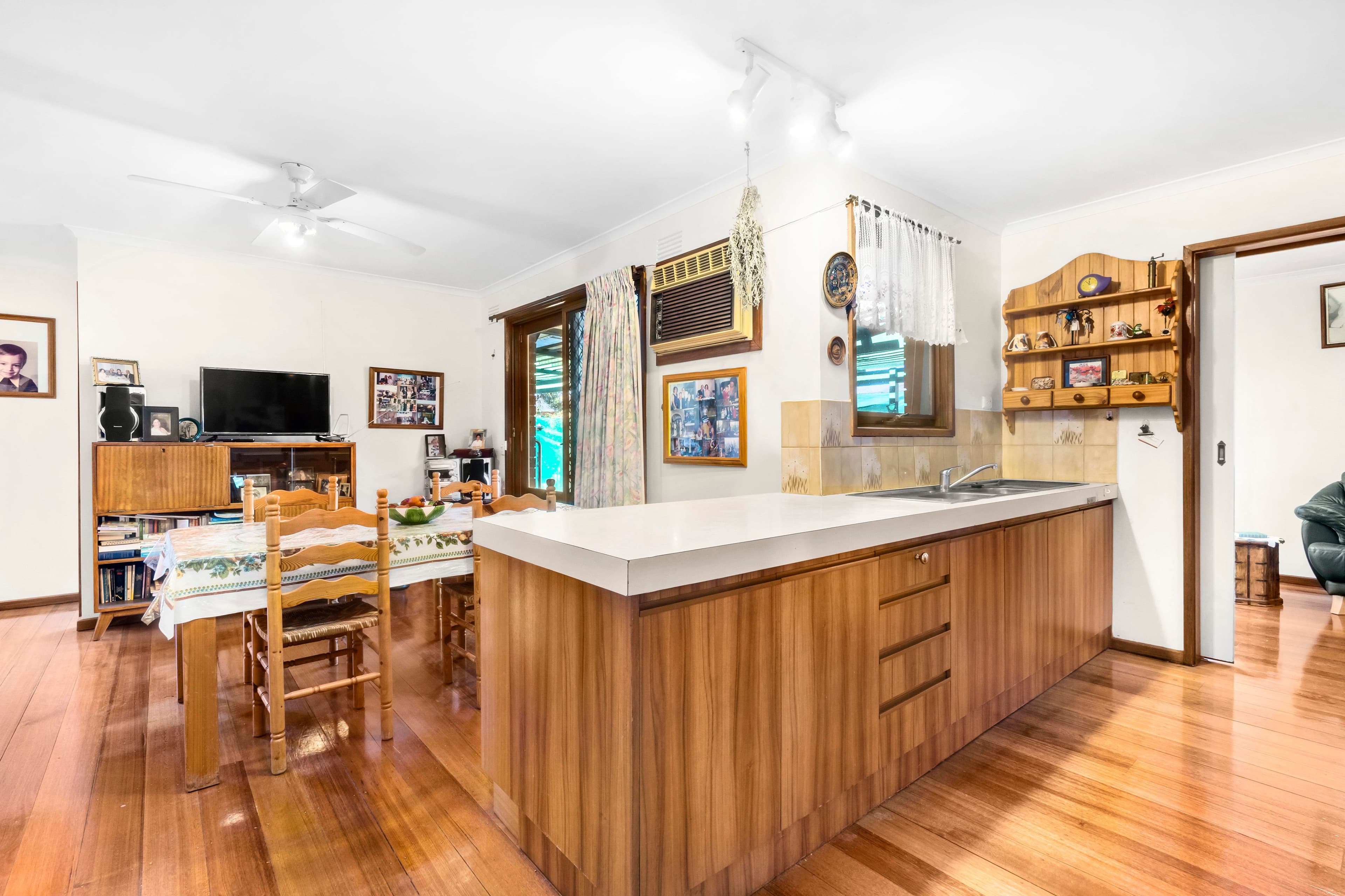 4 Elliminya Court, Clarinda VIC 3169, Clarinda - Thumbnail 3