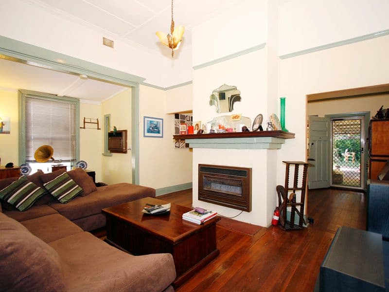 254 Belgravia Street, CLOVERDALE WA 6105, Cloverdale - Thumbnail 2