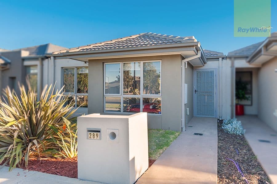 289 Brookfield Boulevard, Craigieburn VIC 3064, Craigieburn - Image 1