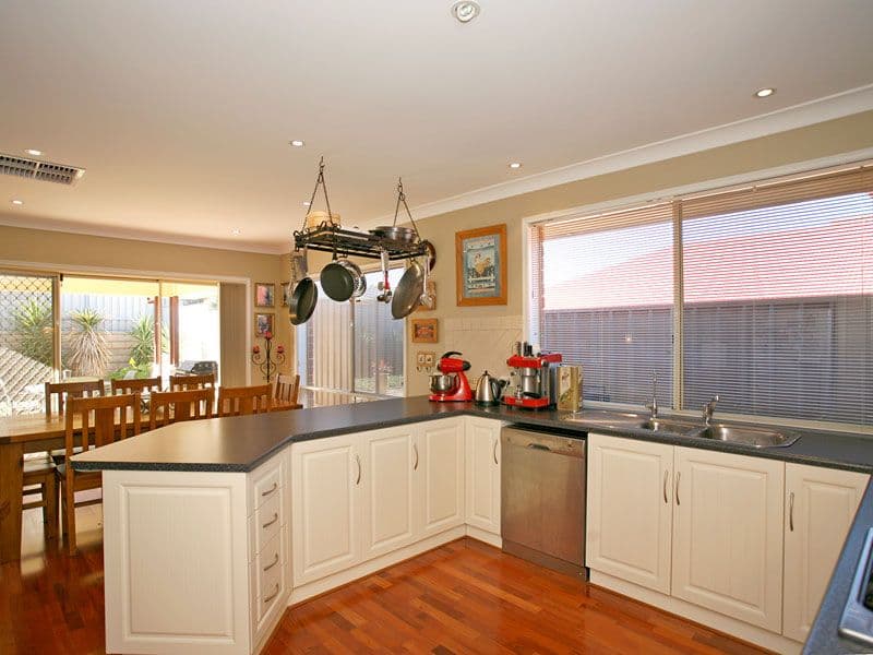 6 Parkview Circuit, SEAFORD RISE SA 5169, Seaford Rise - Thumbnail 3