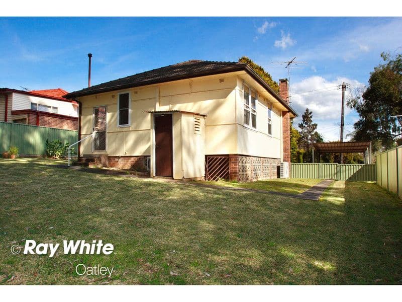 12 Hugh Avenue, PEAKHURST NSW 2210, Peakhurst - Thumbnail 8