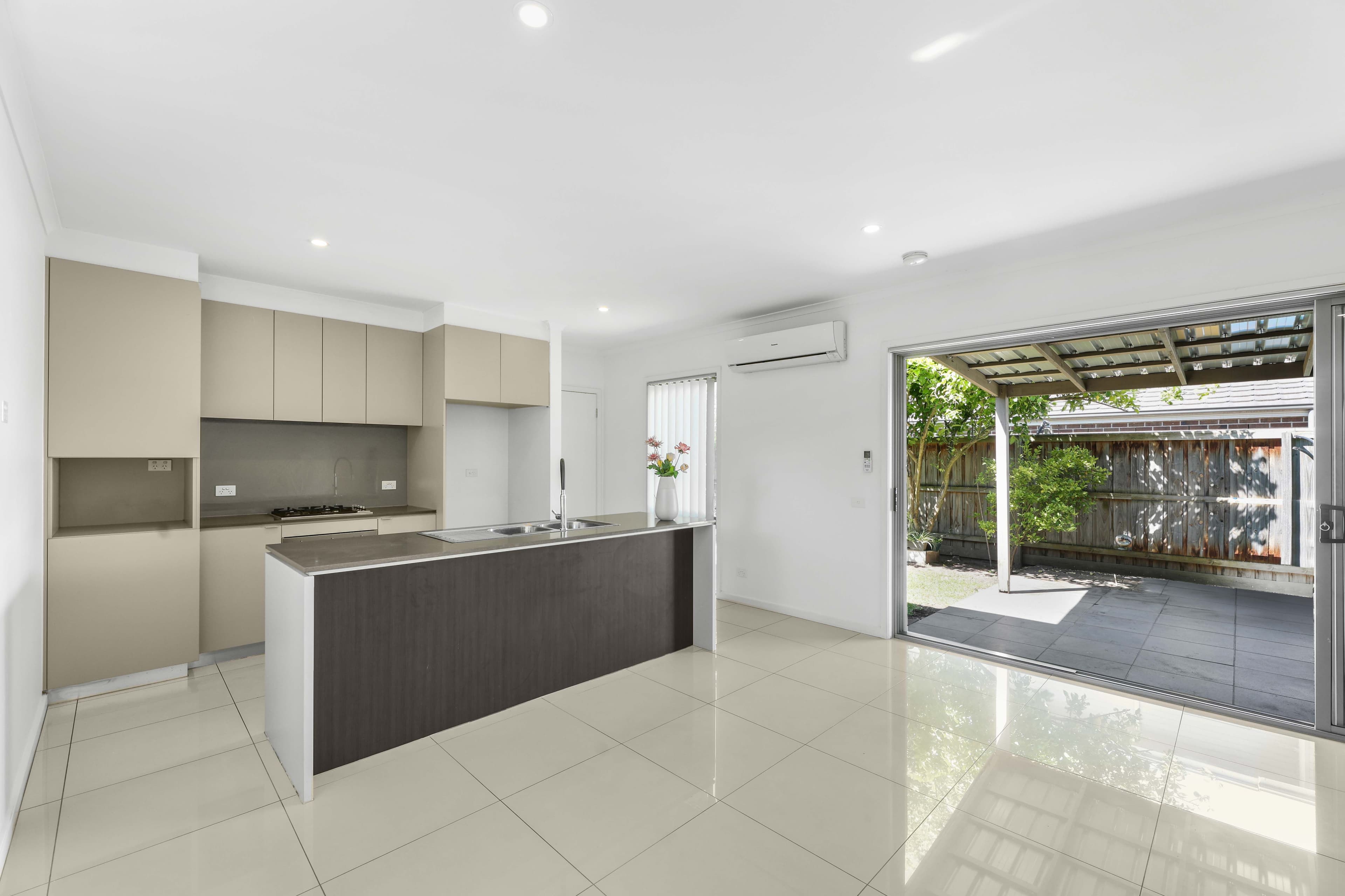 14 Grove Way, Wantirna South VIC 3152, Wantirna South - Thumbnail 2