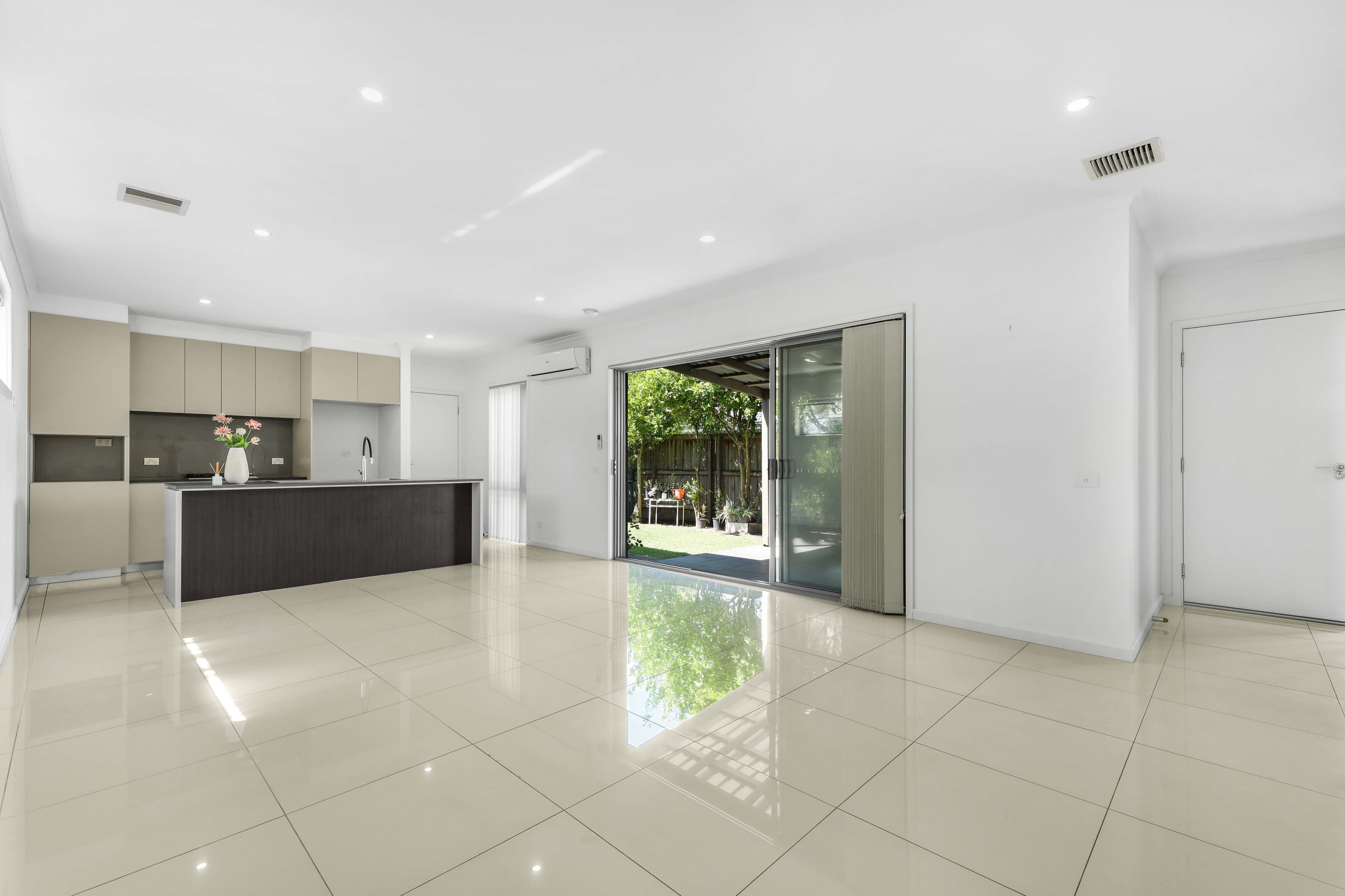 14 Grove Way, Wantirna South VIC 3152, Wantirna South - Thumbnail 4