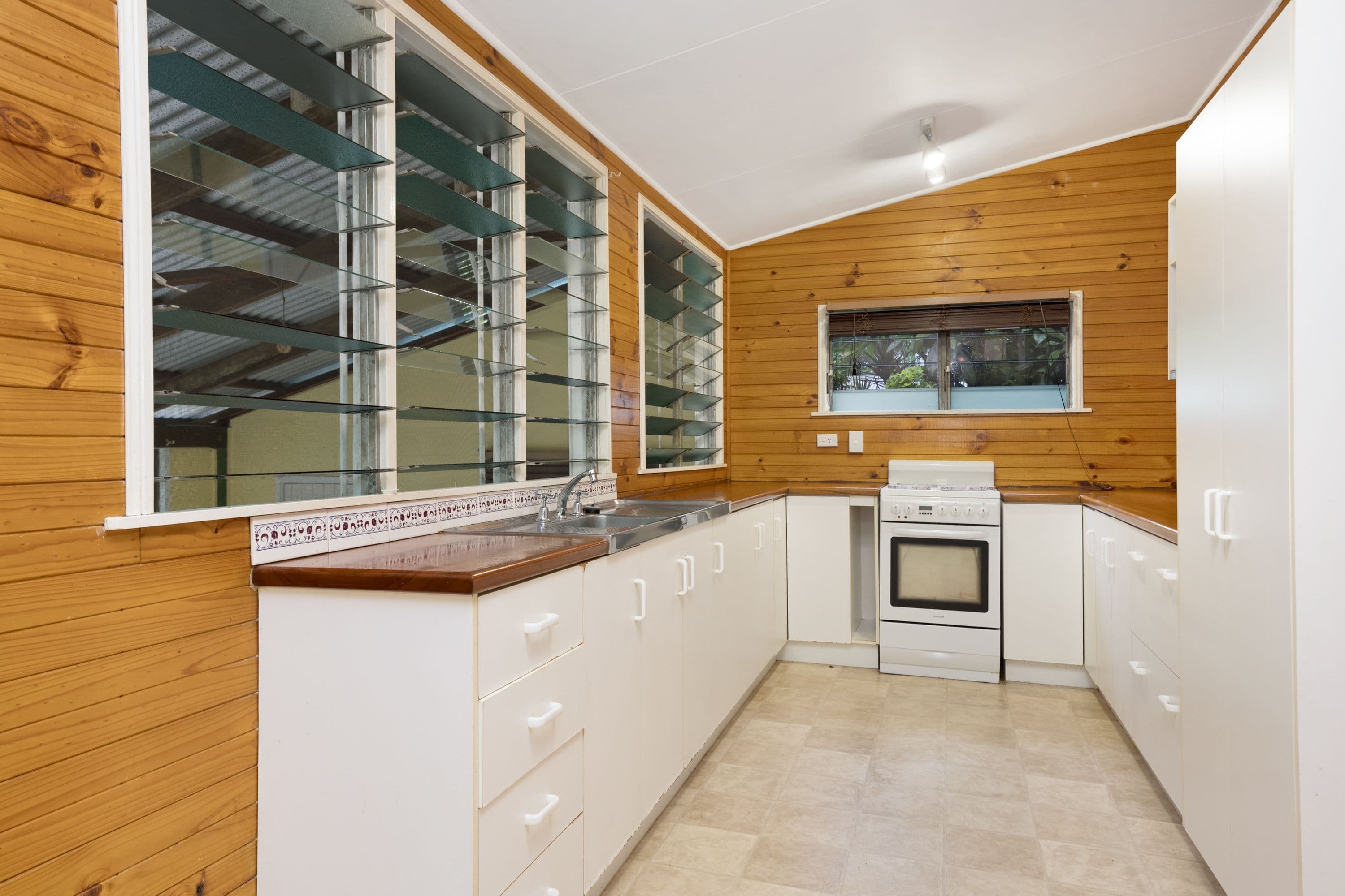1 Tealby Street, Rollingstone QLD 4816, Rollingstone - Thumbnail 4