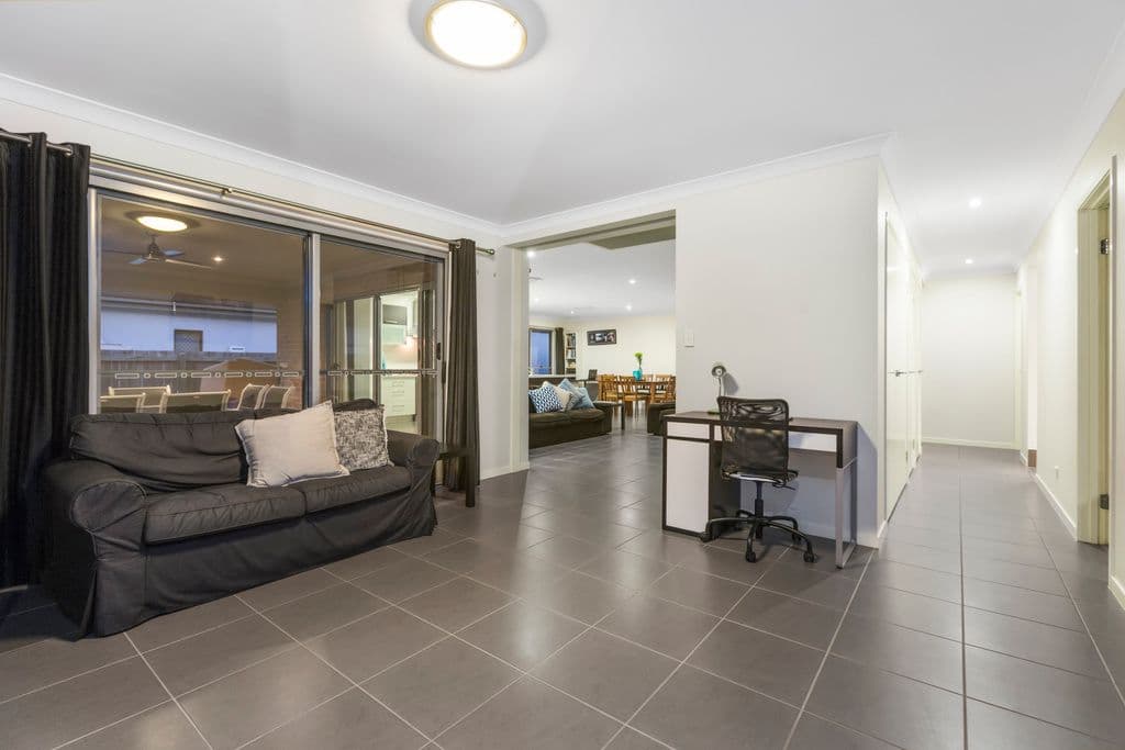 73 Taylor Place, Mackenzie QLD 4156, Mackenzie - Thumbnail 7