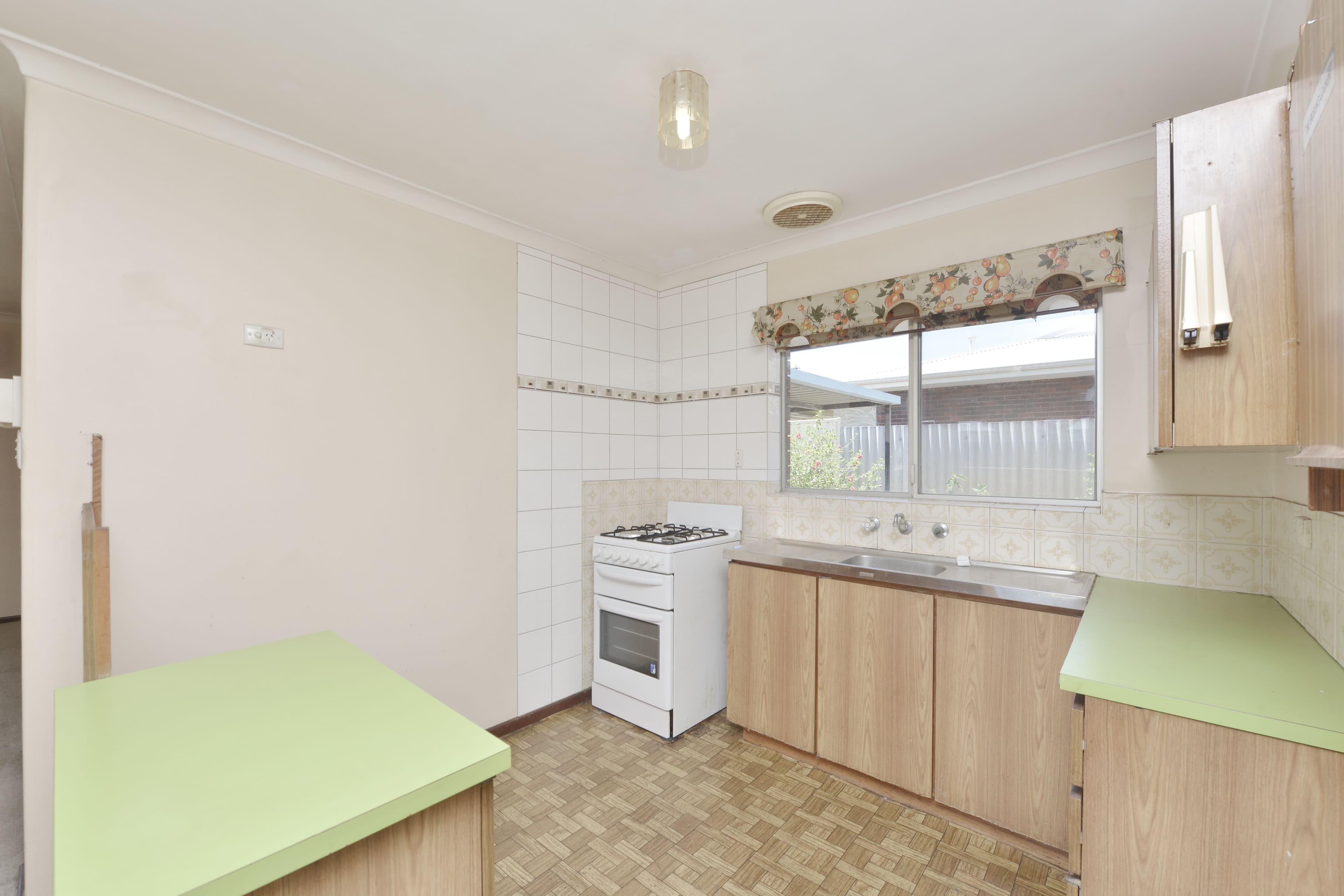 1 Bass Close, East Cannington WA 6107, East Cannington - Thumbnail 2