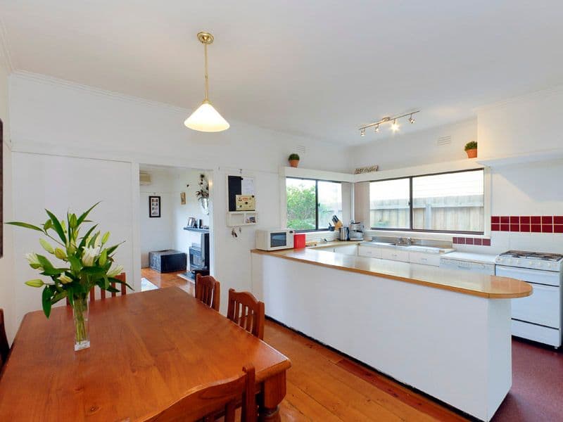 4 Laura Avenue, BELMONT VIC 3216, Belmont - Thumbnail 3