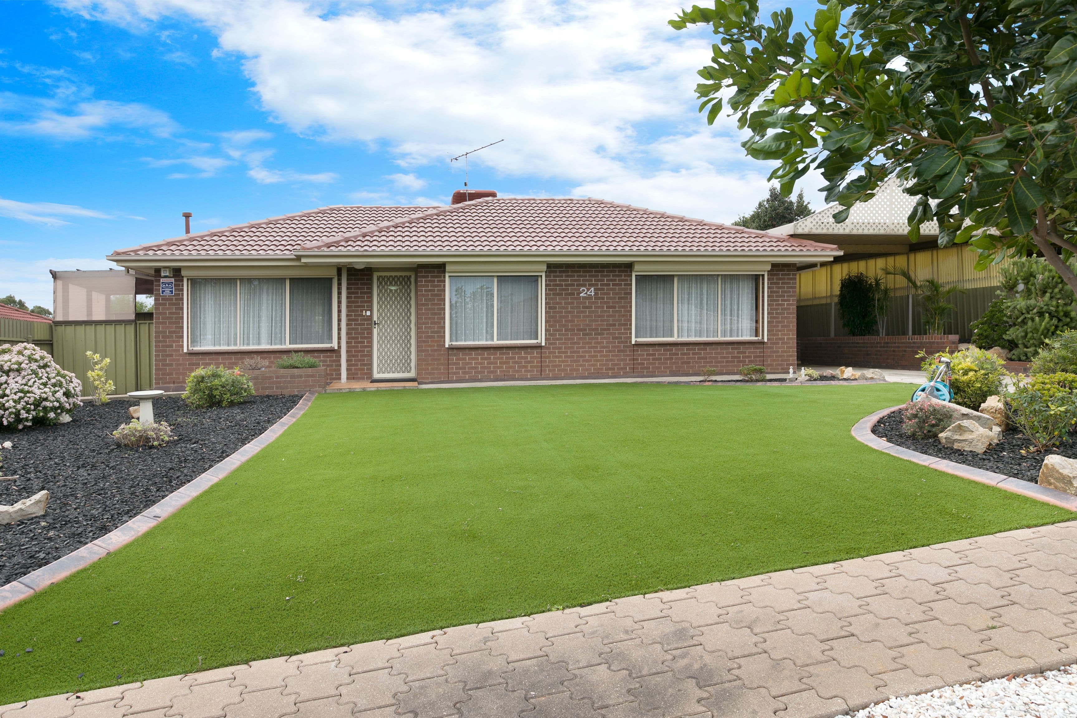 24 Priory Road, Gulfview Heights SA 5096, Gulfview Heights - Image 1