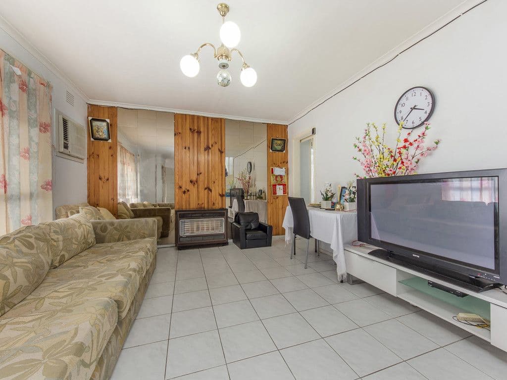 14 Amelia Avenue, Deer Park VIC 3023, Deer Park - Thumbnail 2