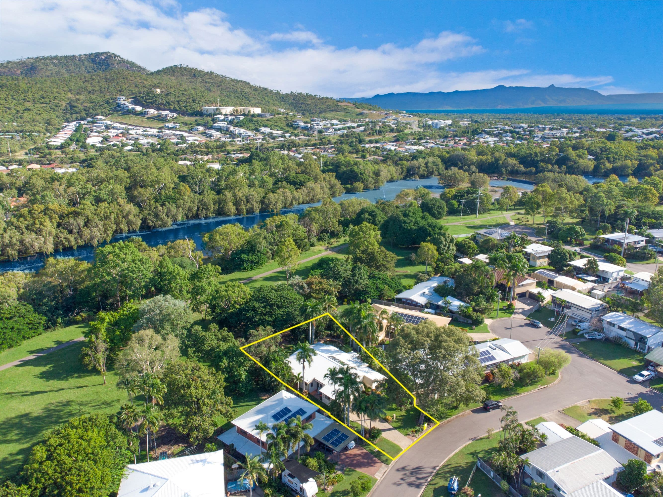 3 Adelong Drive, Cranbrook QLD 4814, Cranbrook - Thumbnail 2