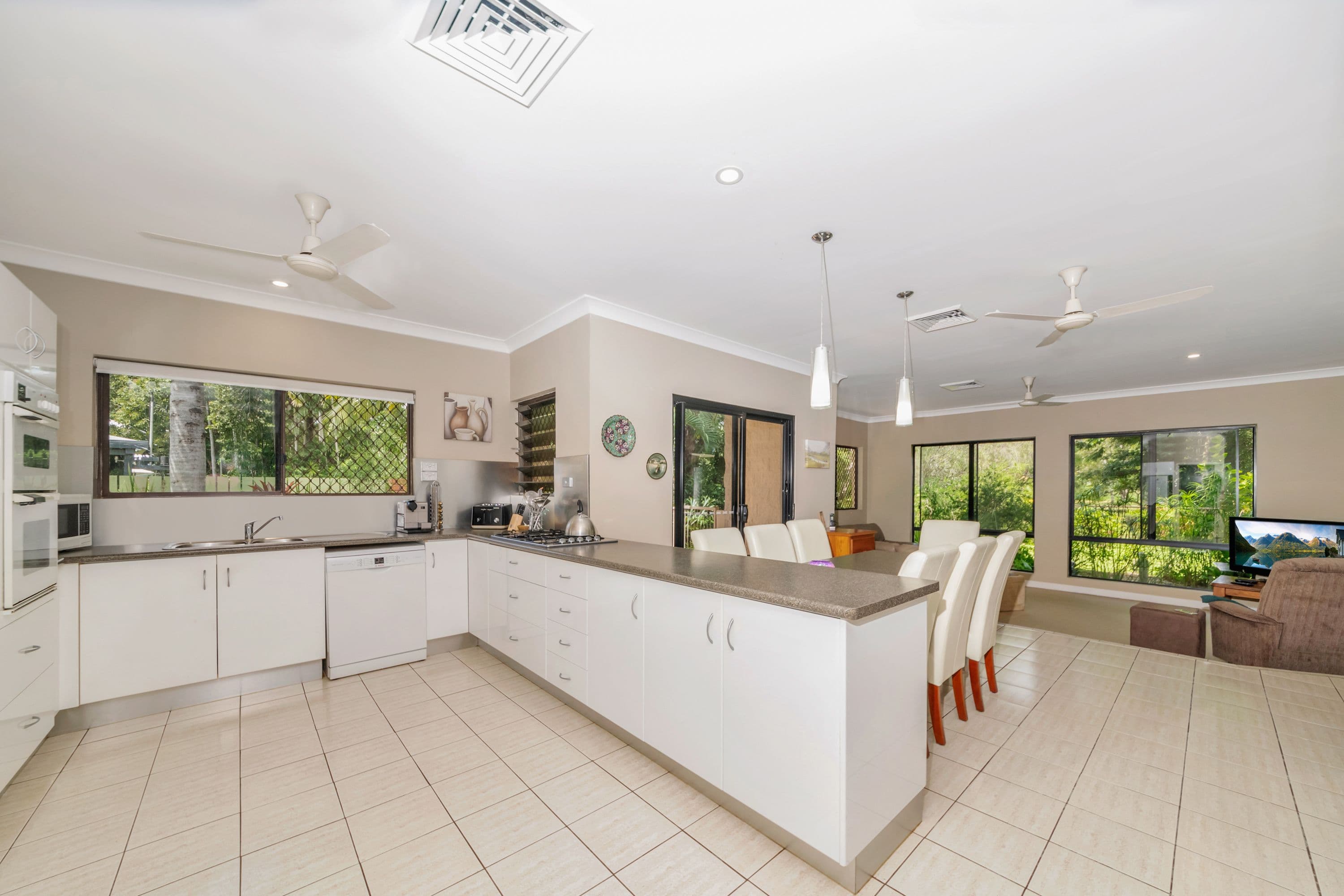 3 Adelong Drive, Cranbrook QLD 4814, Cranbrook - Thumbnail 5