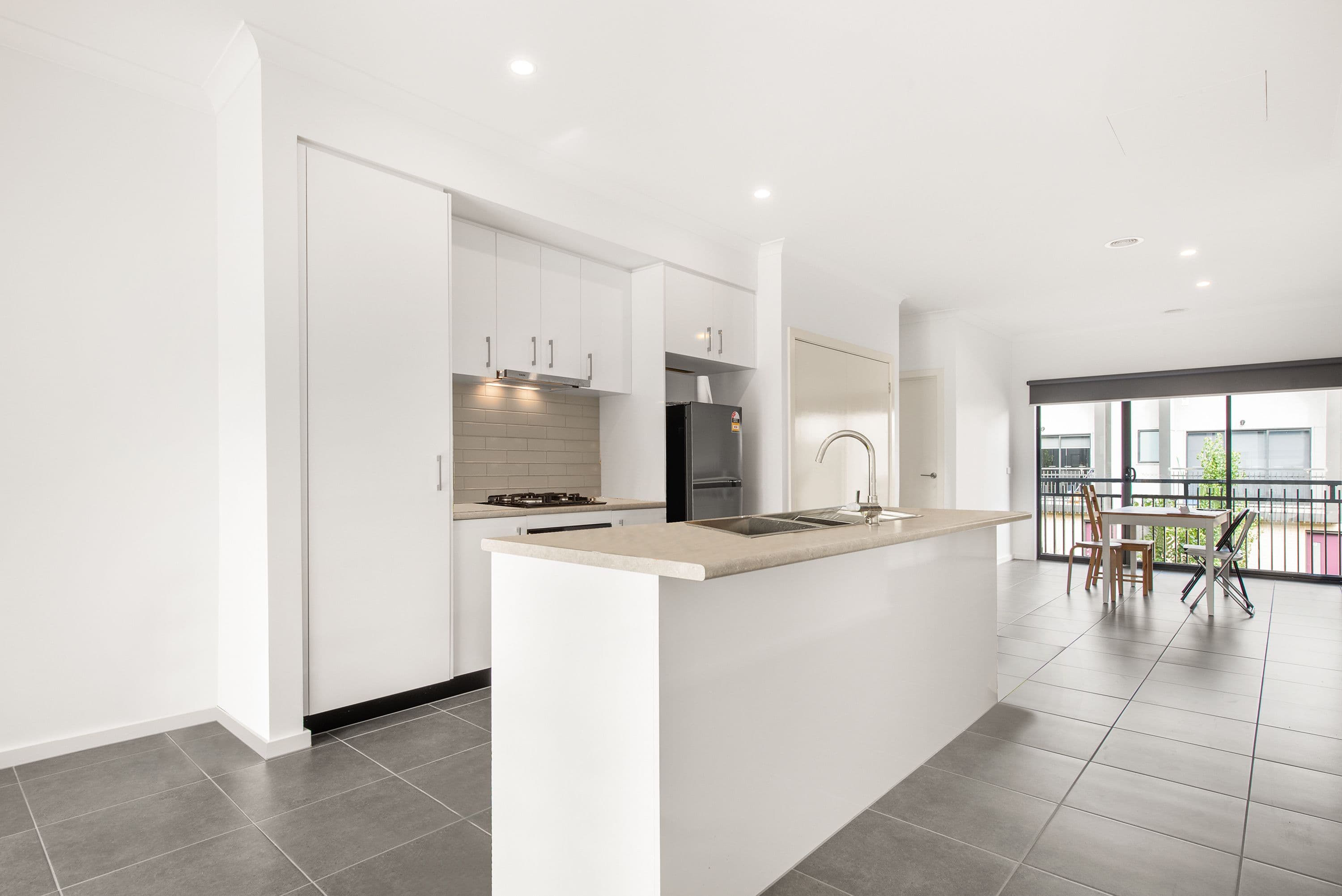8 Ripplebrook Walk, Pakenham VIC 3810, Pakenham - Thumbnail 4