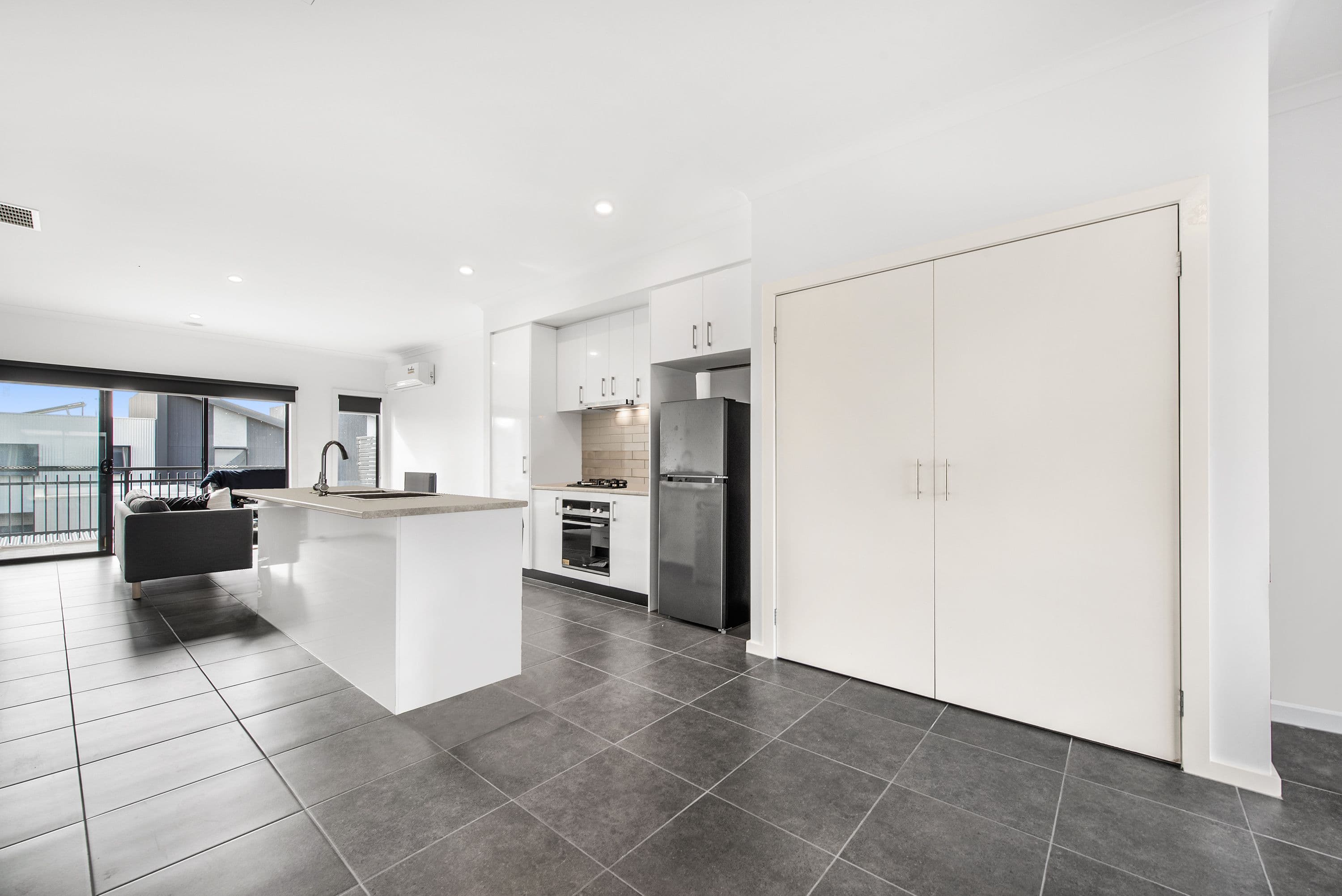 8 Ripplebrook Walk, Pakenham VIC 3810, Pakenham - Thumbnail 7