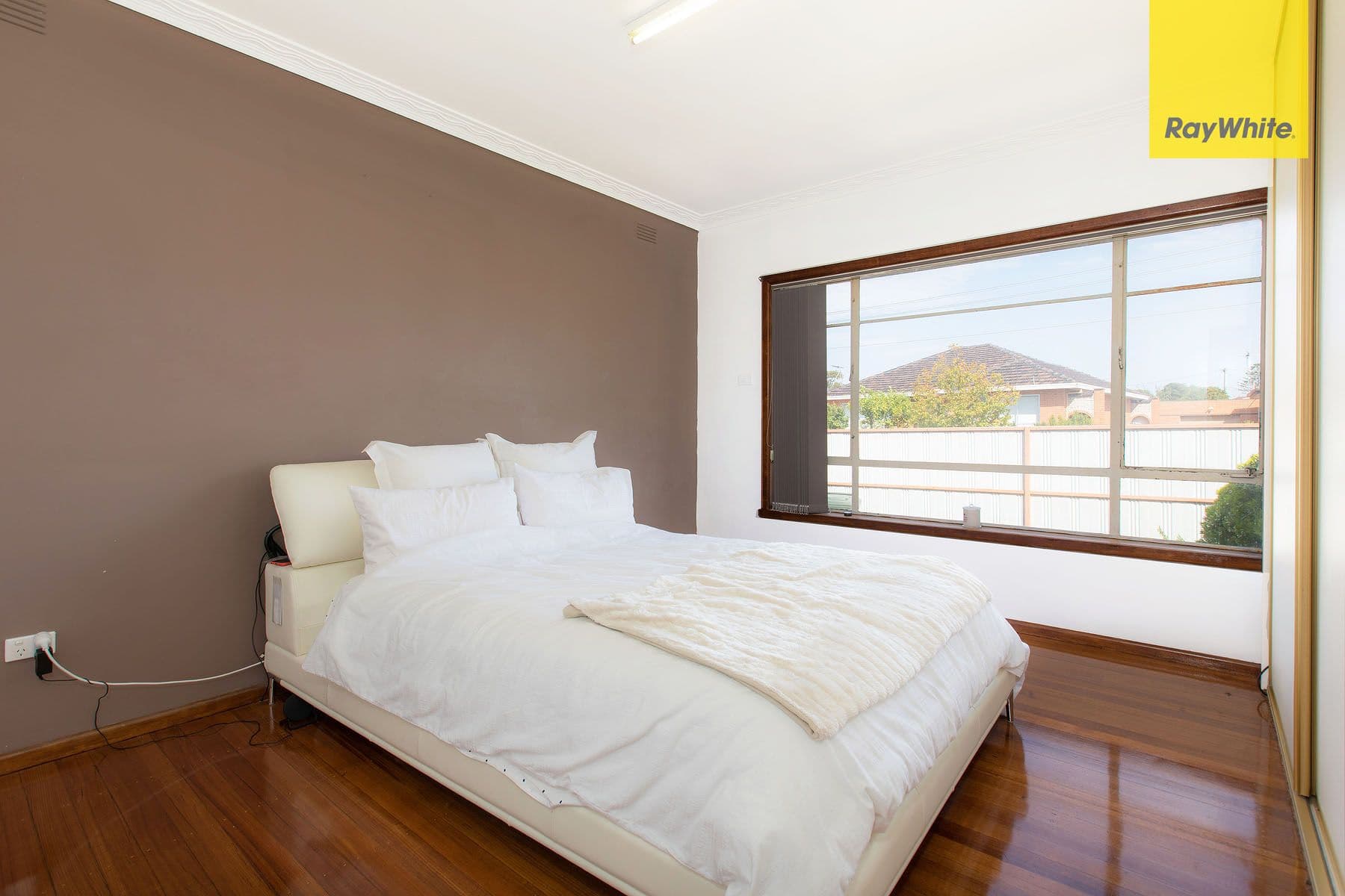 27 Willow Avenue, St Albans VIC 3021, St Albans - Thumbnail 5