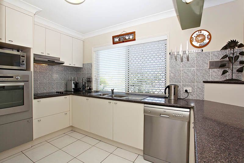 1 Saxby Close, MIDDLE PARK QLD 4074, Middle Park - Thumbnail 4