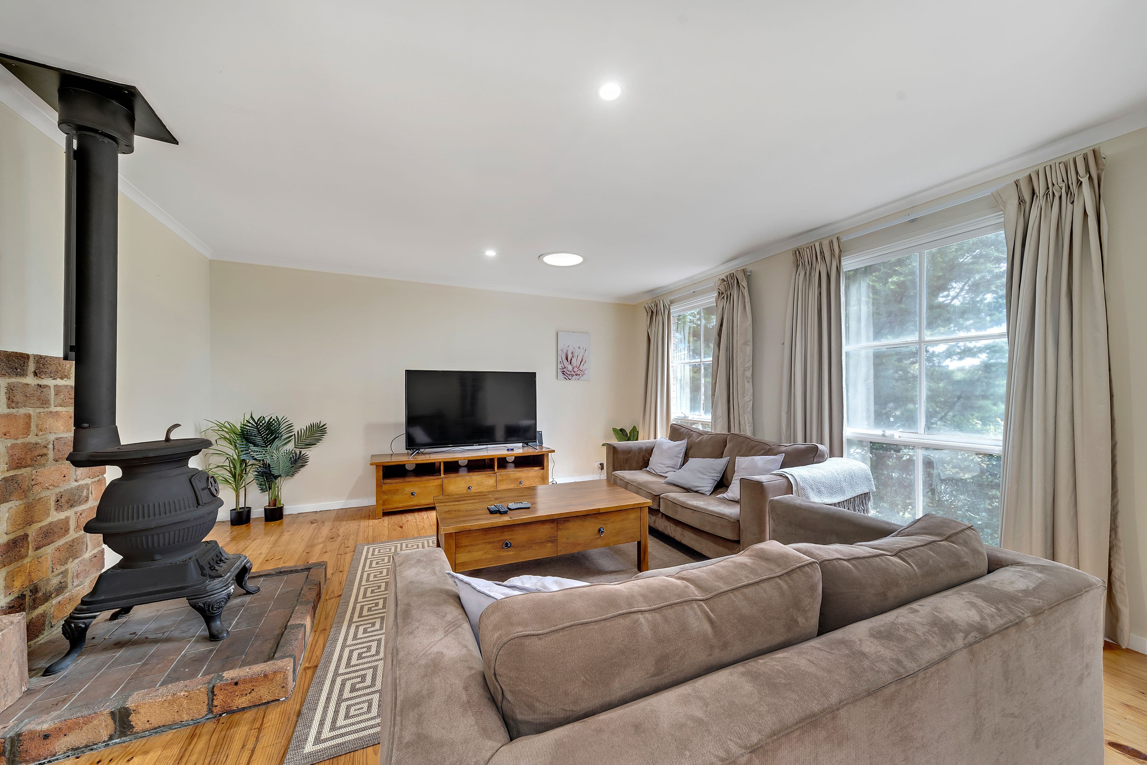3 Stuckey Place, Charnwood ACT 2615, Charnwood - Thumbnail 2
