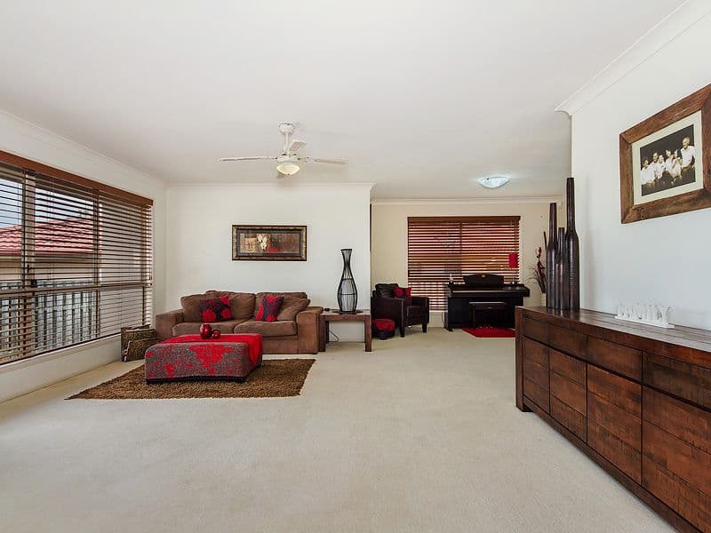 8 Sparford Close, MUDGEERABA QLD 4213, Mudgeeraba - Thumbnail 2