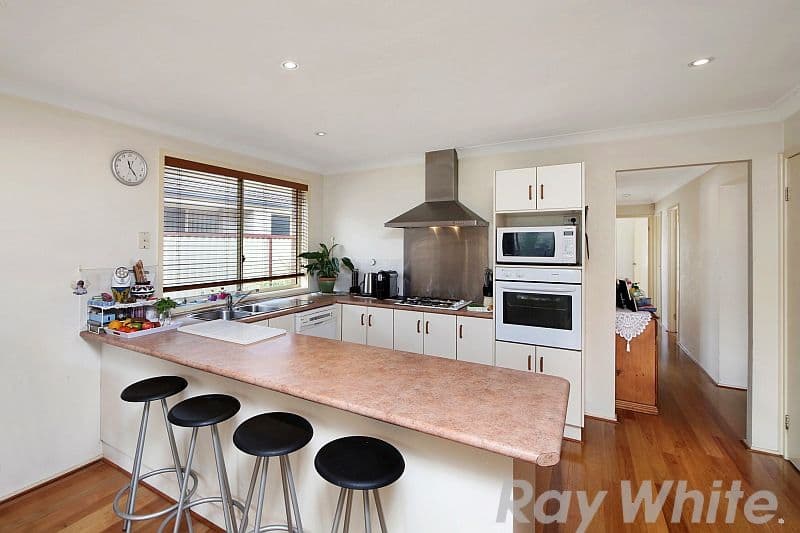 12 Hamlyn Road, Hamlyn Terrace - Thumbnail 3