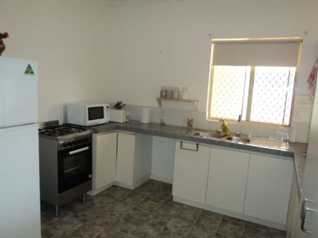 4 Snell Place, BAYNTON WA 6714, Baynton - Thumbnail 2