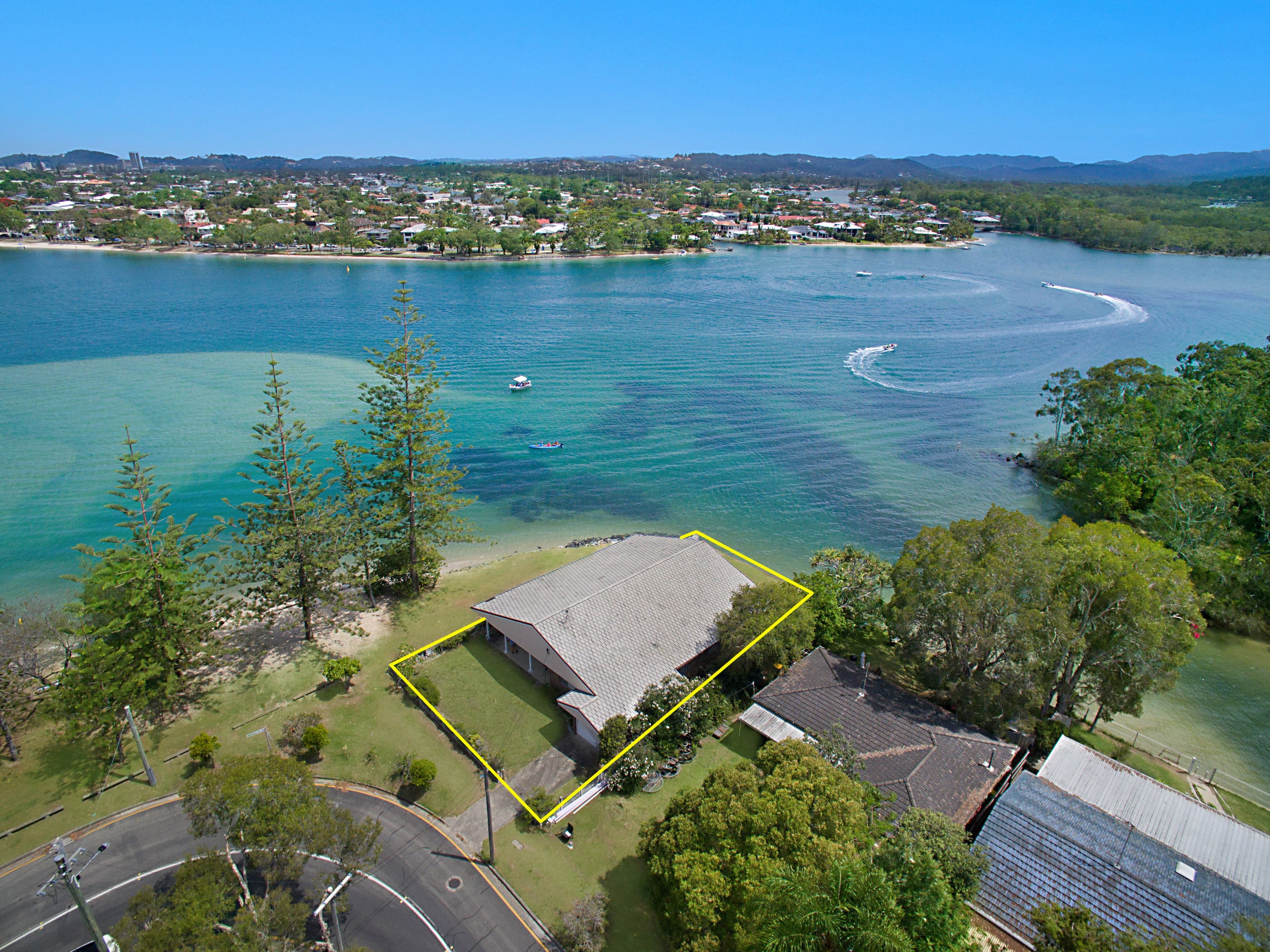2 Elanora Drive, Burleigh Heads QLD 4220, Burleigh Heads - Thumbnail 2