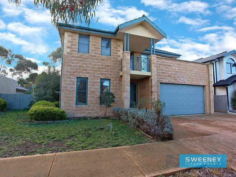 12 Springbank Court, Sanctuary Lakes - Thumbnail 2
