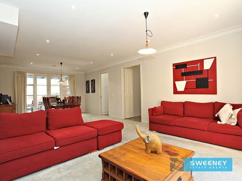 12 Springbank Court, Sanctuary Lakes - Thumbnail 6