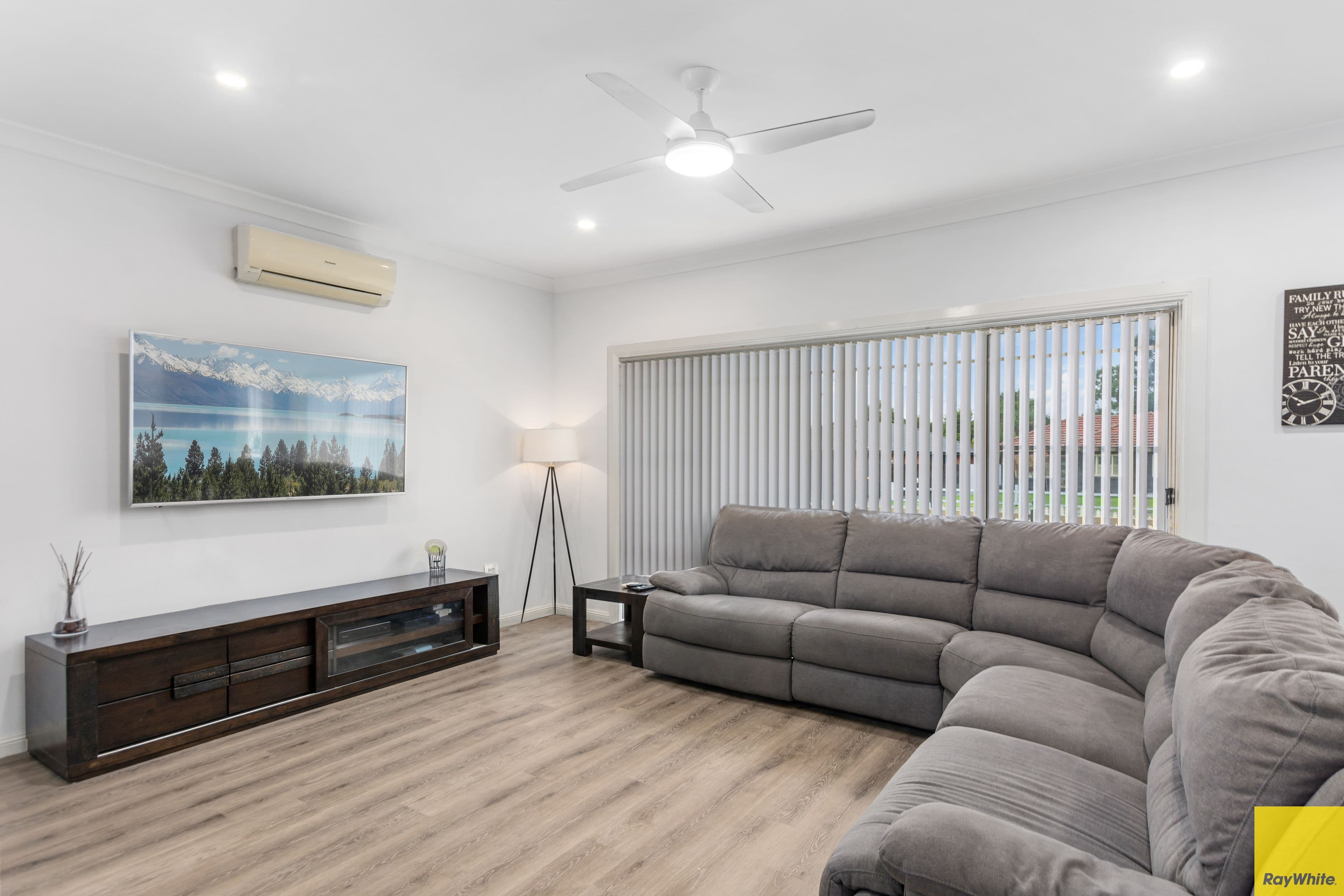 51 Byamee Street, Dapto NSW 2530, Dapto - Thumbnail 2