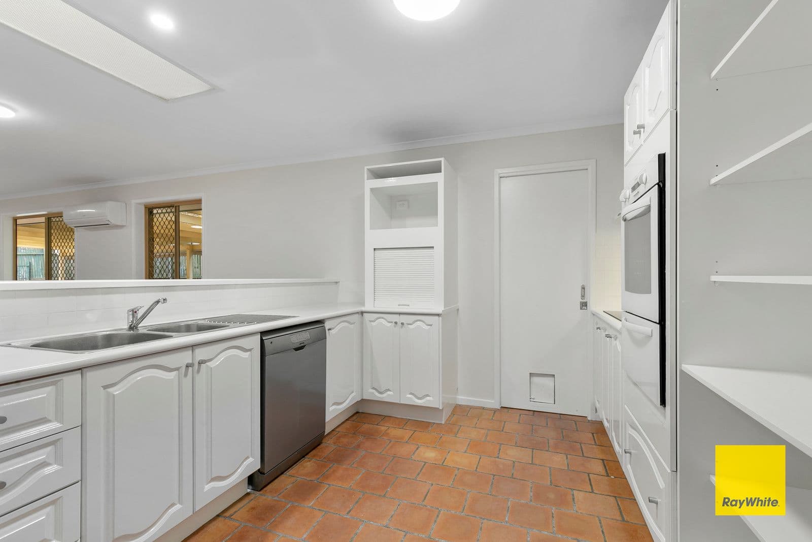 12 Edwardson Court, Birkdale QLD 4159, Birkdale - Thumbnail 7