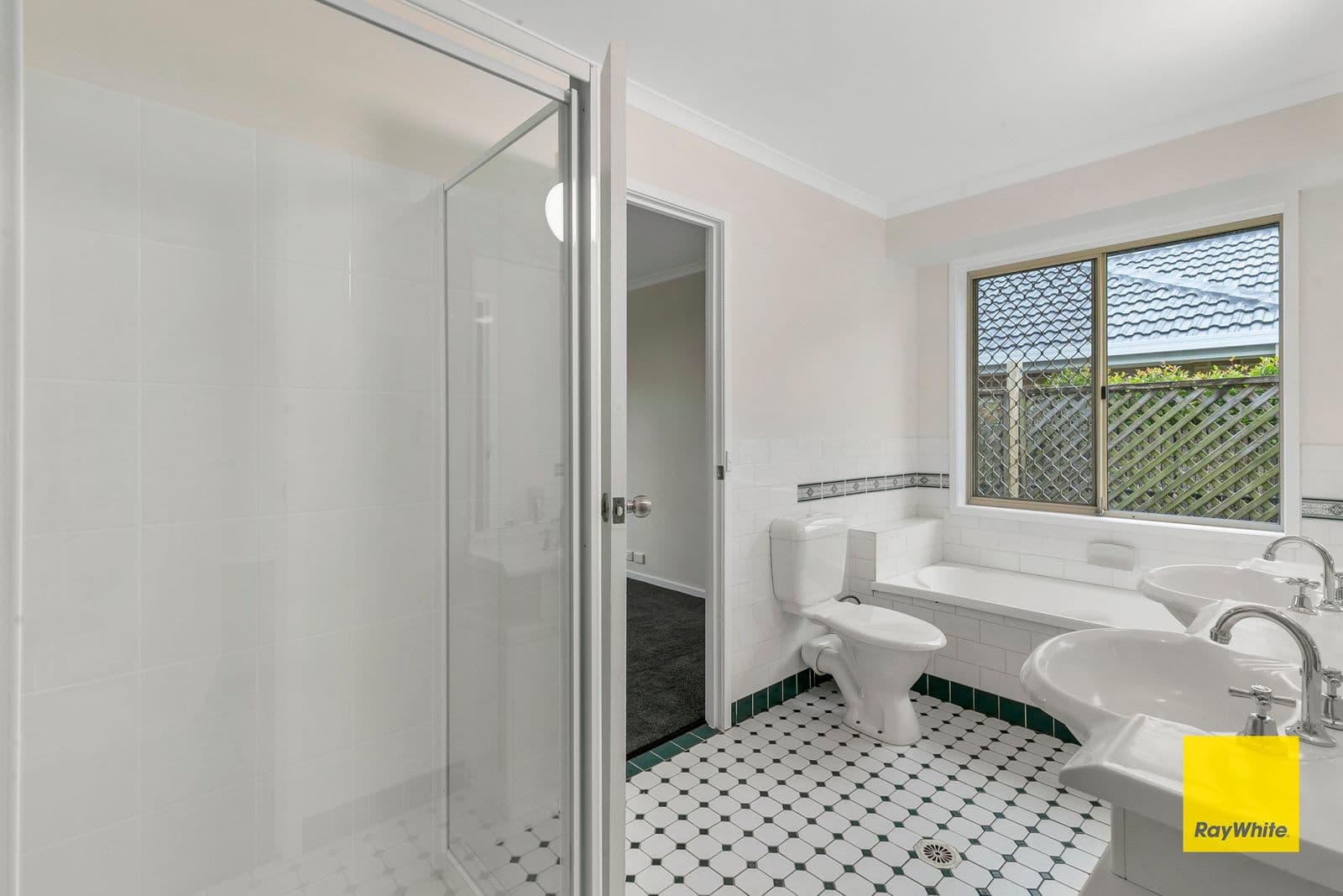 12 Edwardson Court, Birkdale QLD 4159, Birkdale - Thumbnail 8