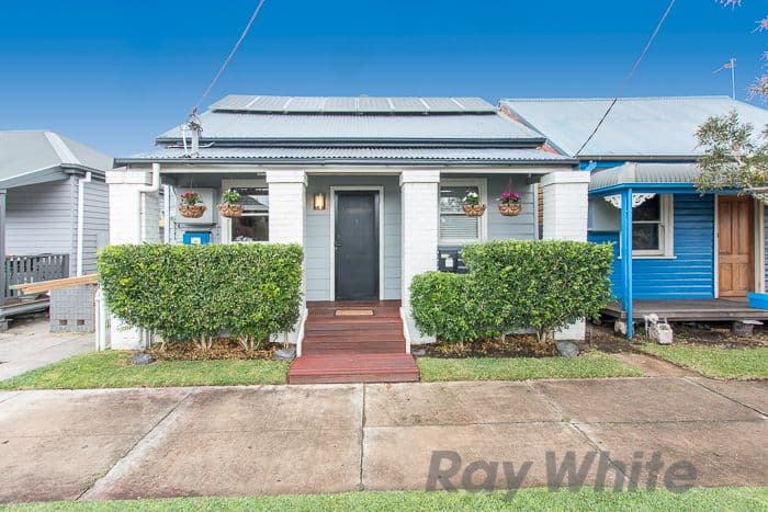 7 Bourke Street, Carrington - Image 1